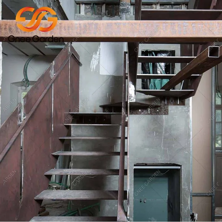 سلالم جاردن كورتين ستيل